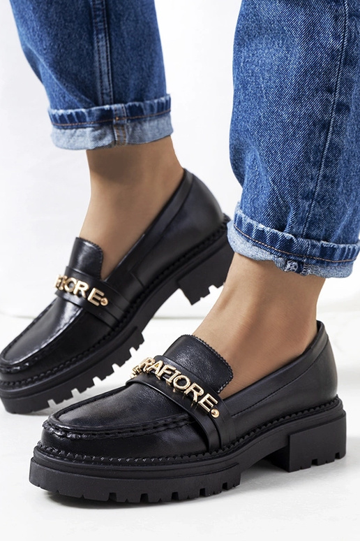 Juodi mokasinai ant aukštos padukos,...