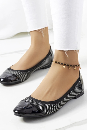 Jonna juodi taškiniai...