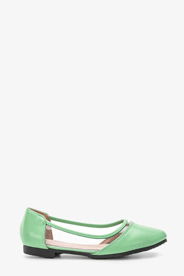 Žalios pusiau permatomos...