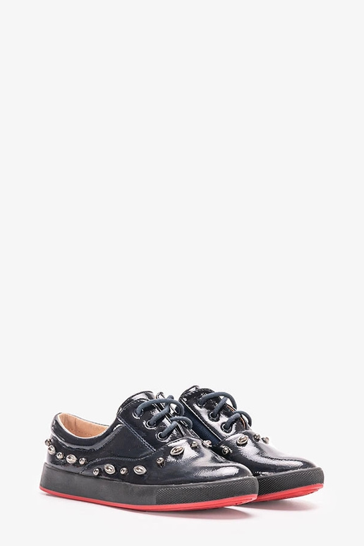 Tamsiai mėlynos spalvos lakinės odos...