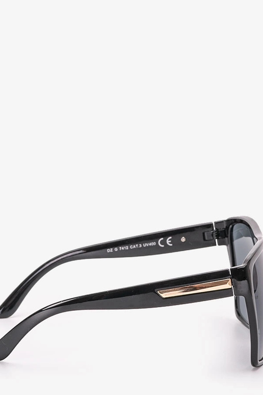 Juodi užtamsinti akiniai nuo saulės,...