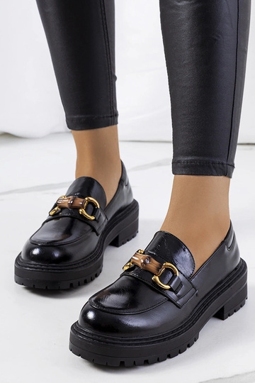 Juodi mokasinai, „Alexana"