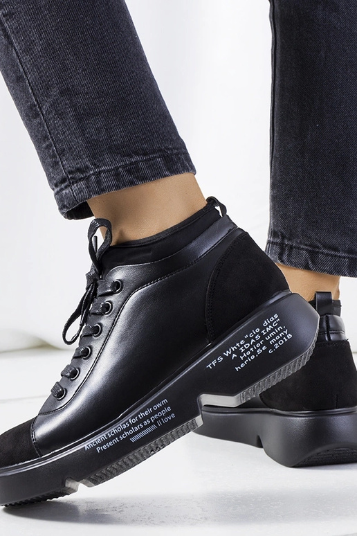 Juodi sportbačiai aukštu padu Ambly