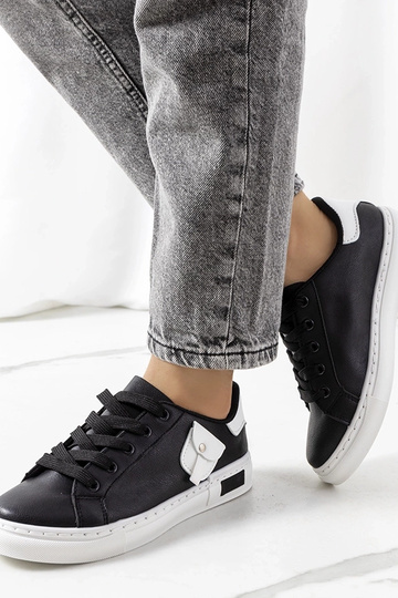 Balti moteriški sportiniai...