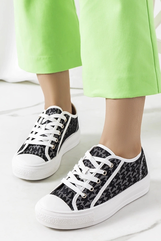 Juodi Chelms sportbačiai