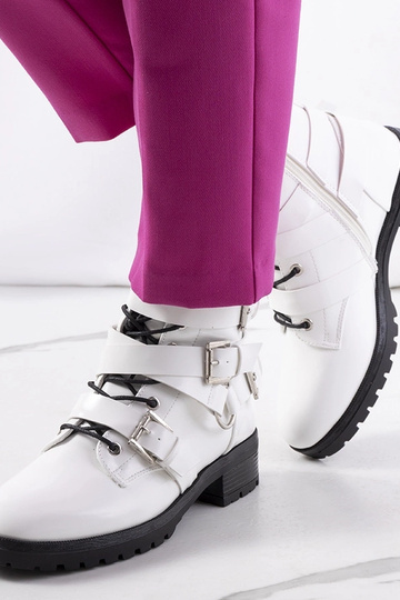 Donsa balti kulkšnies batai