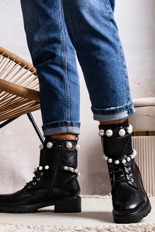 Juodi moteriški suvarstomi aulinukai...