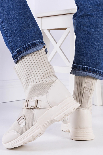 Smėlio spalvos Saker... 2