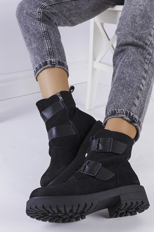 Juodi dirbtinės zomšos batai Leurbost