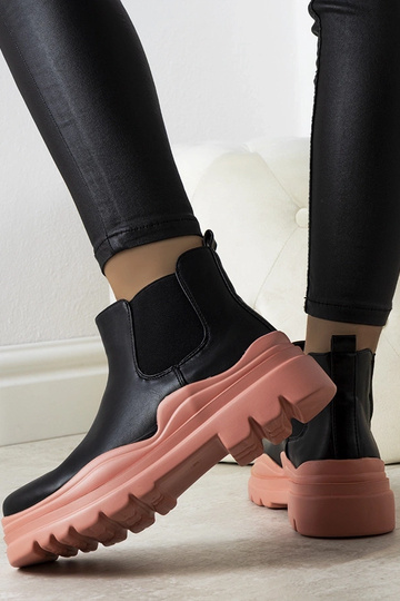 Balta-violetiniai sportiniai bateliai virš kulkšnies, „Zetta"