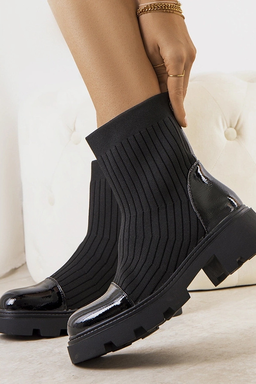 Juodi kulkšnies batai su elastiniu... Juodi kulkšnies batai su elastiniu...