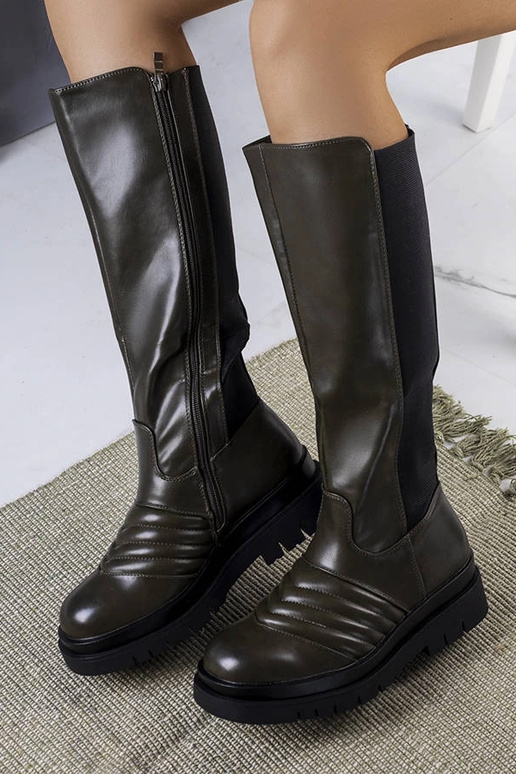 Žali kaliopiniai batai