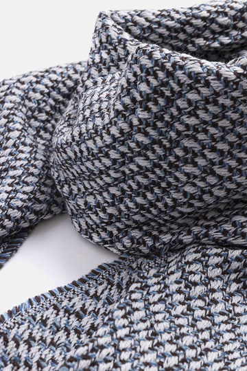 Raudonas šalikas, „Aria" 2