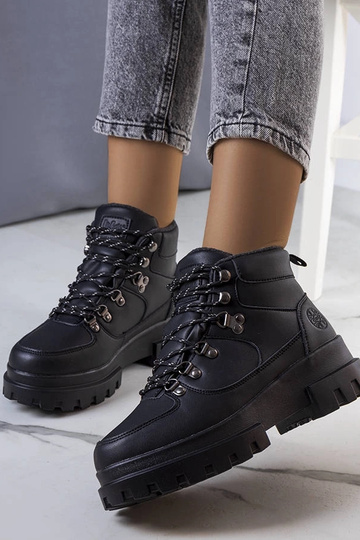 Juodi žieminiai aulinukai,...