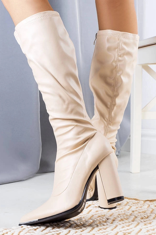 Velass smėlio spalvos auliniai batai Velass smėlio spalvos auliniai batai