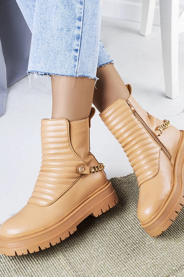 Smėlio spalvos izoliuoti...