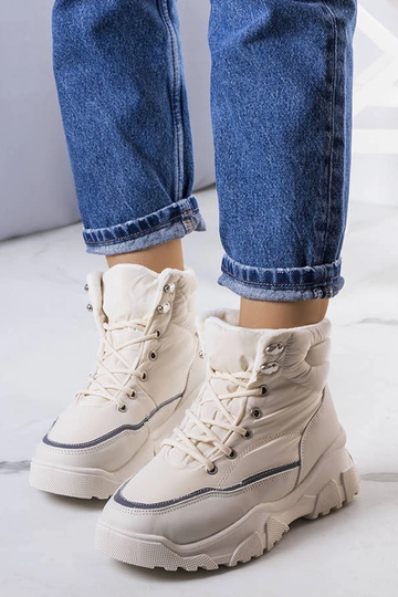 Kreminės spalvos izoliuoti... 2