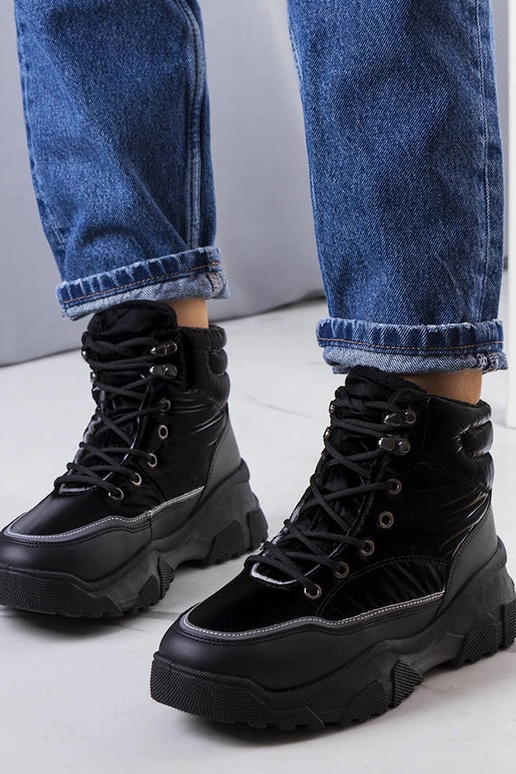 Juodi izoliuoti Rimu batai Juodi izoliuoti Rimu batai