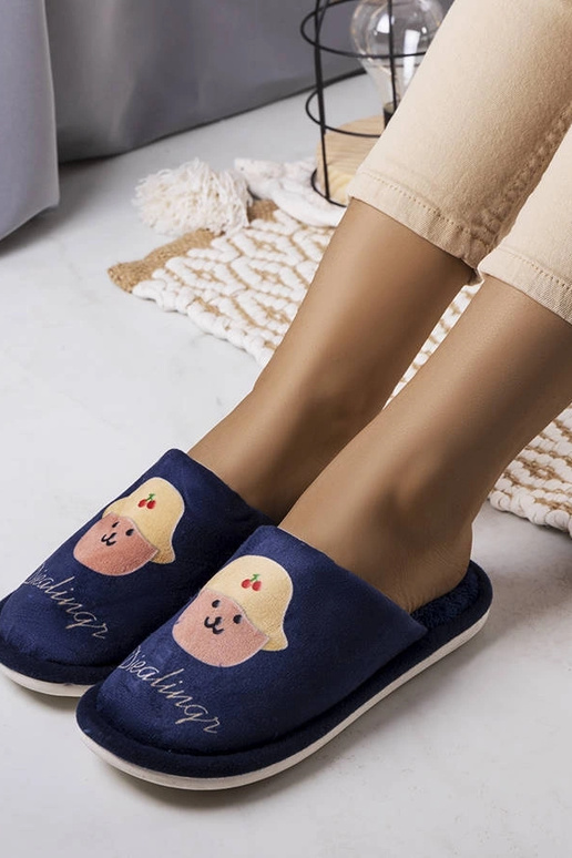 Tamsiai mėlynos minkštos šlepetės...