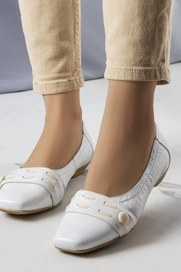 Baltos Liomos baleto butai