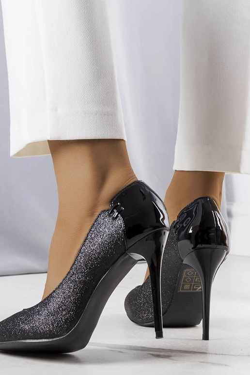 Juodi blizgučiai Naina pompos