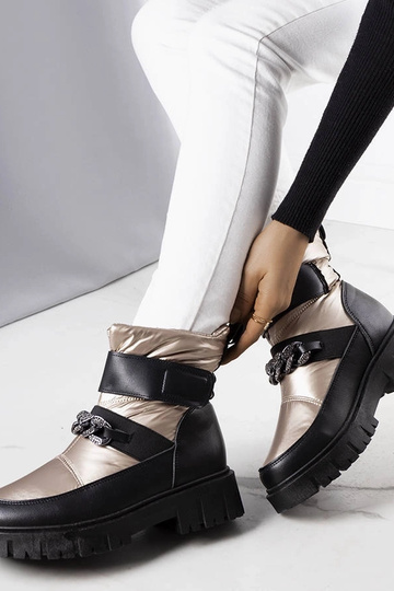 Efraimo auksiniai sniego batai