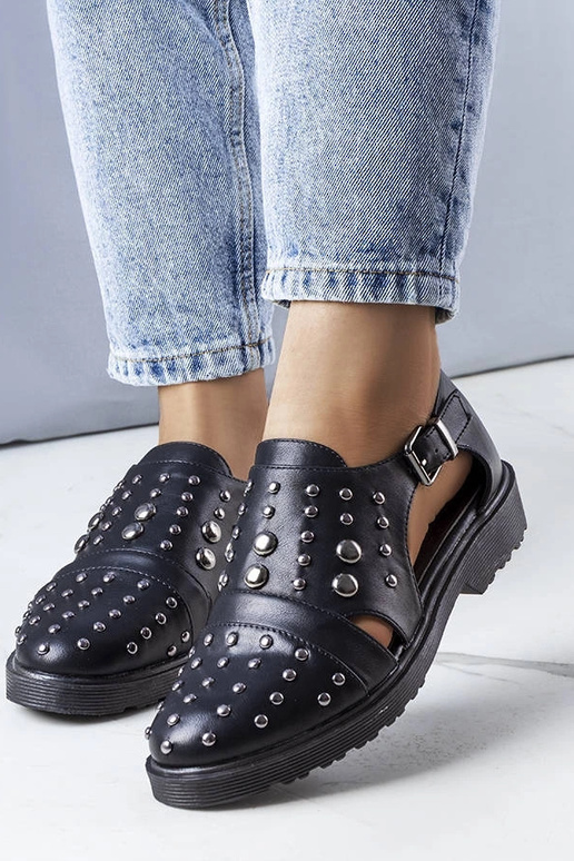 Juodi Eleana iškirpti batai