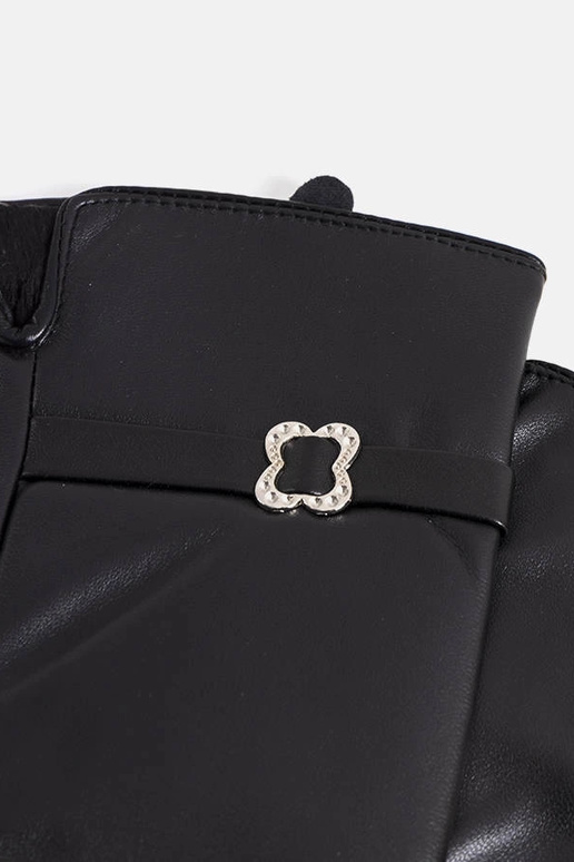 Juodos izoliuotos pirštinės su Clouti... Juodos izoliuotos pirštinės su Clouti...