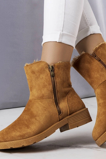 Rudi izoliuoti batai Salona