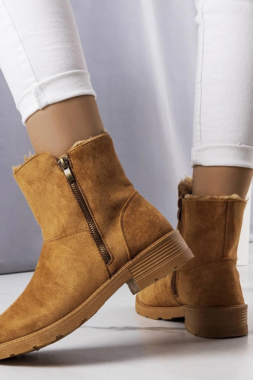 Rudi izoliuoti batai Salona