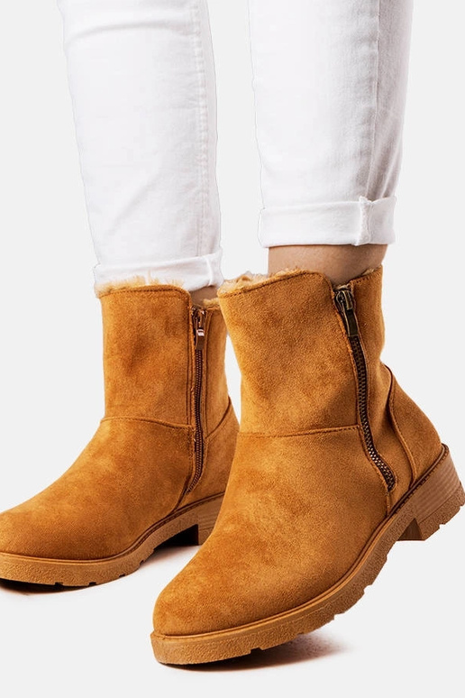 Rudi izoliuoti batai Salona