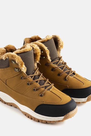 Rudi izoliuoti Violette batai 2