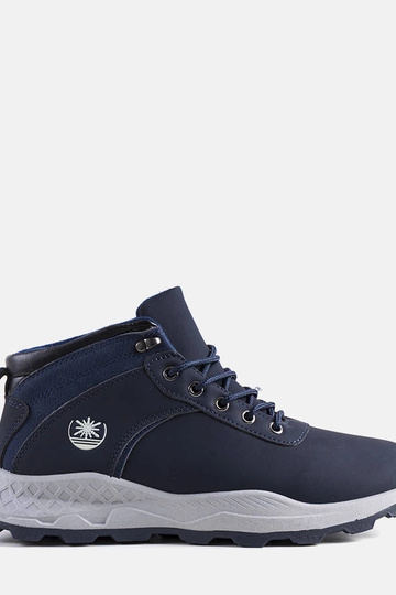 Briar navy izoliuoti žygio batai