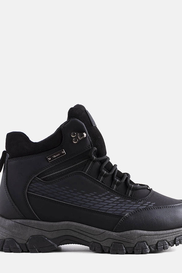 Juodi izoliuoti Jaxx batai