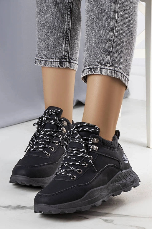 Juodi izoliuoti moteriški batai Durani