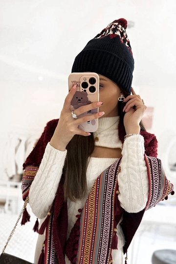 Juoda Abner kepuraitė 2