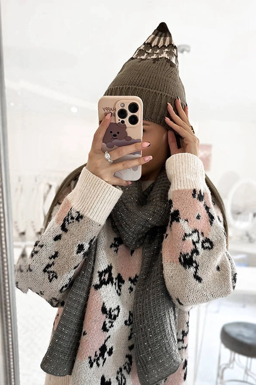 Abner žalia skrybėlė Abner žalia skrybėlė