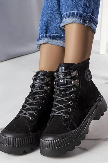 Juodos spalvos izoliuoti... 2