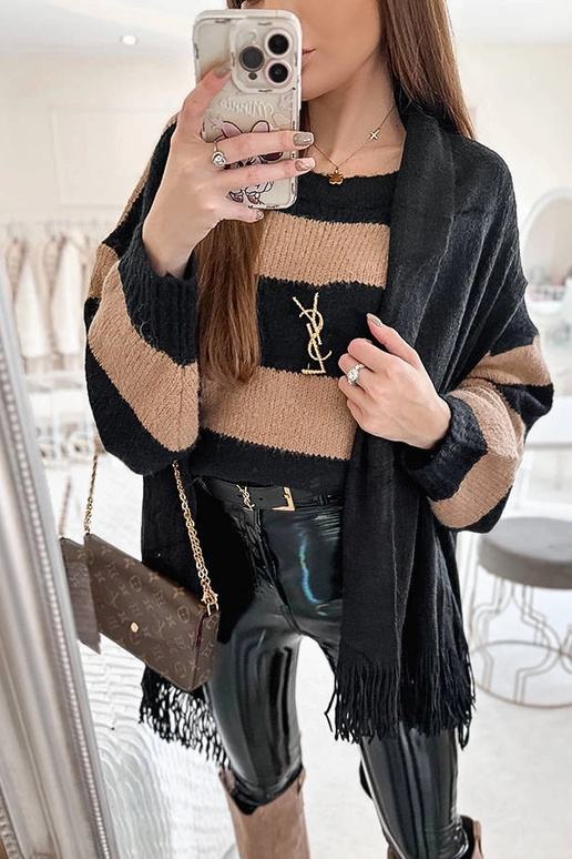 Juoda Fringe skara June Juoda Fringe skara June