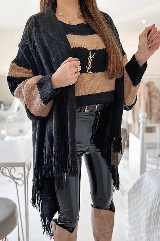 Juoda Fringe skara June Juoda Fringe skara June