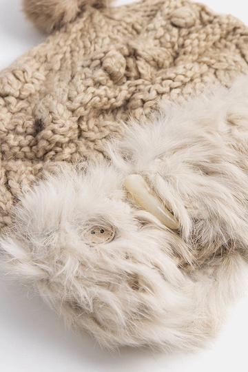 Ruda kailinė kepurė Danna