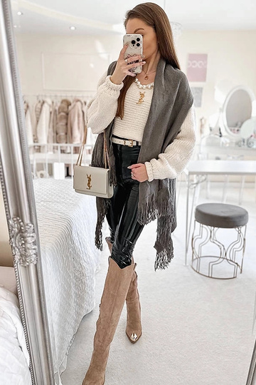 Pilkas pakraštinis kyšulys... 2