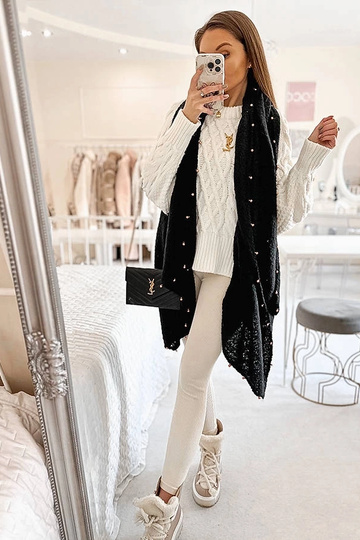 Yvonne skara su juodais... 2