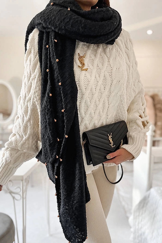 Yvonne skara su juodais karoliukais Yvonne skara su juodais karoliukais