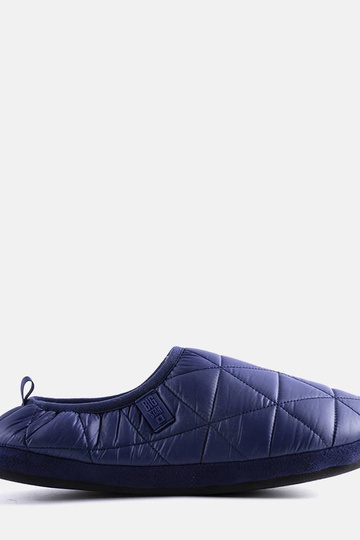 Tamsiai mėlynos spalvos...