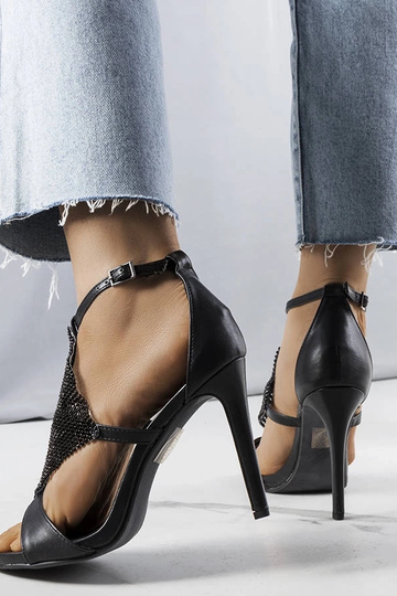Juodos elegantiškos aukštakulnės basutės Caleb 2