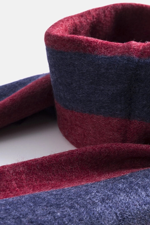 Tamsiai mėlynos ir raudonos spalvos... Tamsiai mėlynos ir raudonos spalvos...