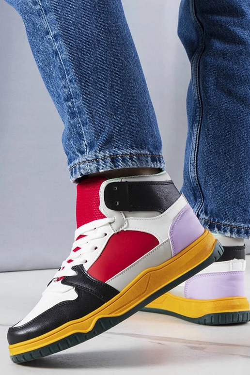 Elžbietos juodi ir raudoni... Elžbietos juodi ir raudoni...