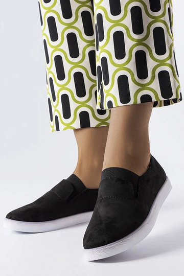 Juodi dirbtinės zomšos... 2