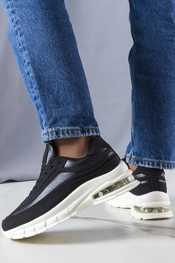 Courtne juodi sportbačiai 2